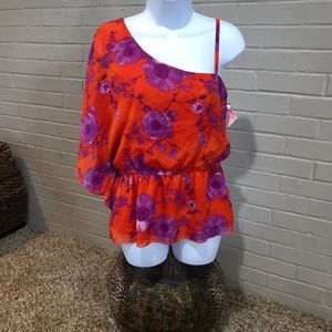 One shoulder top